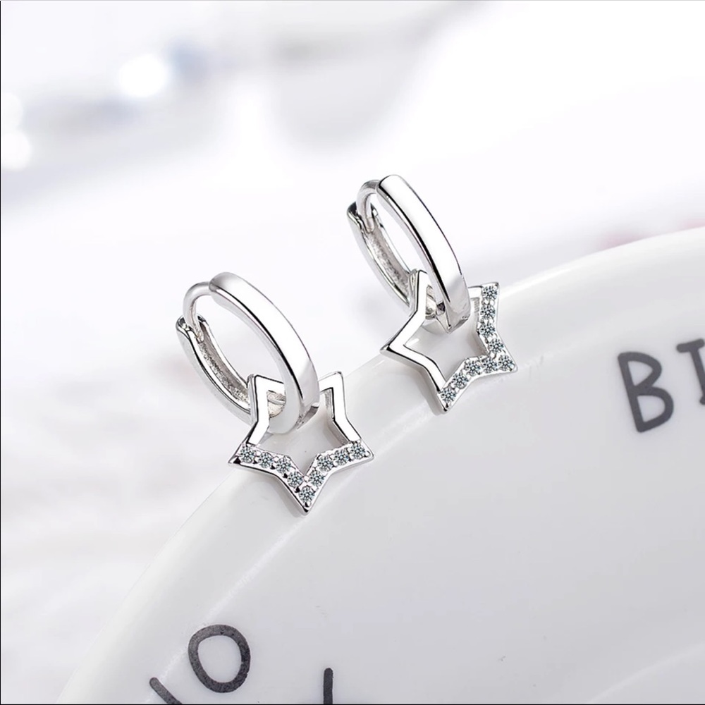 ๐ Sterling Silver 925 Star Huggie Hoop Earrings - Picture 5 of 6